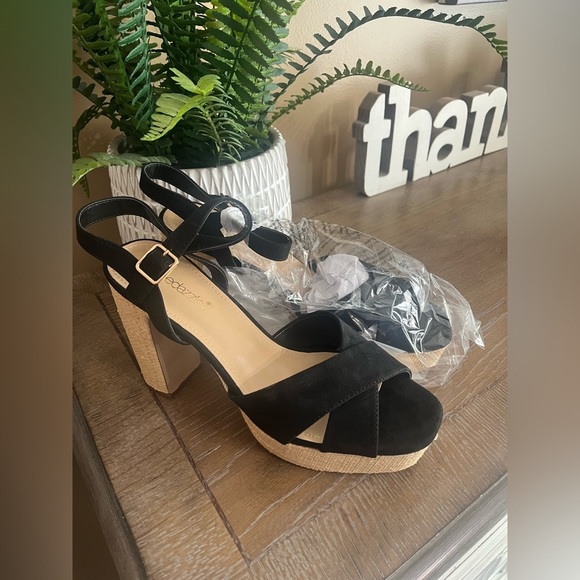 Shoedazzle Tina Crossover Sandals Black Raffia Block Heel Ankle Straps Size 9.5 - Picture 3 of 14